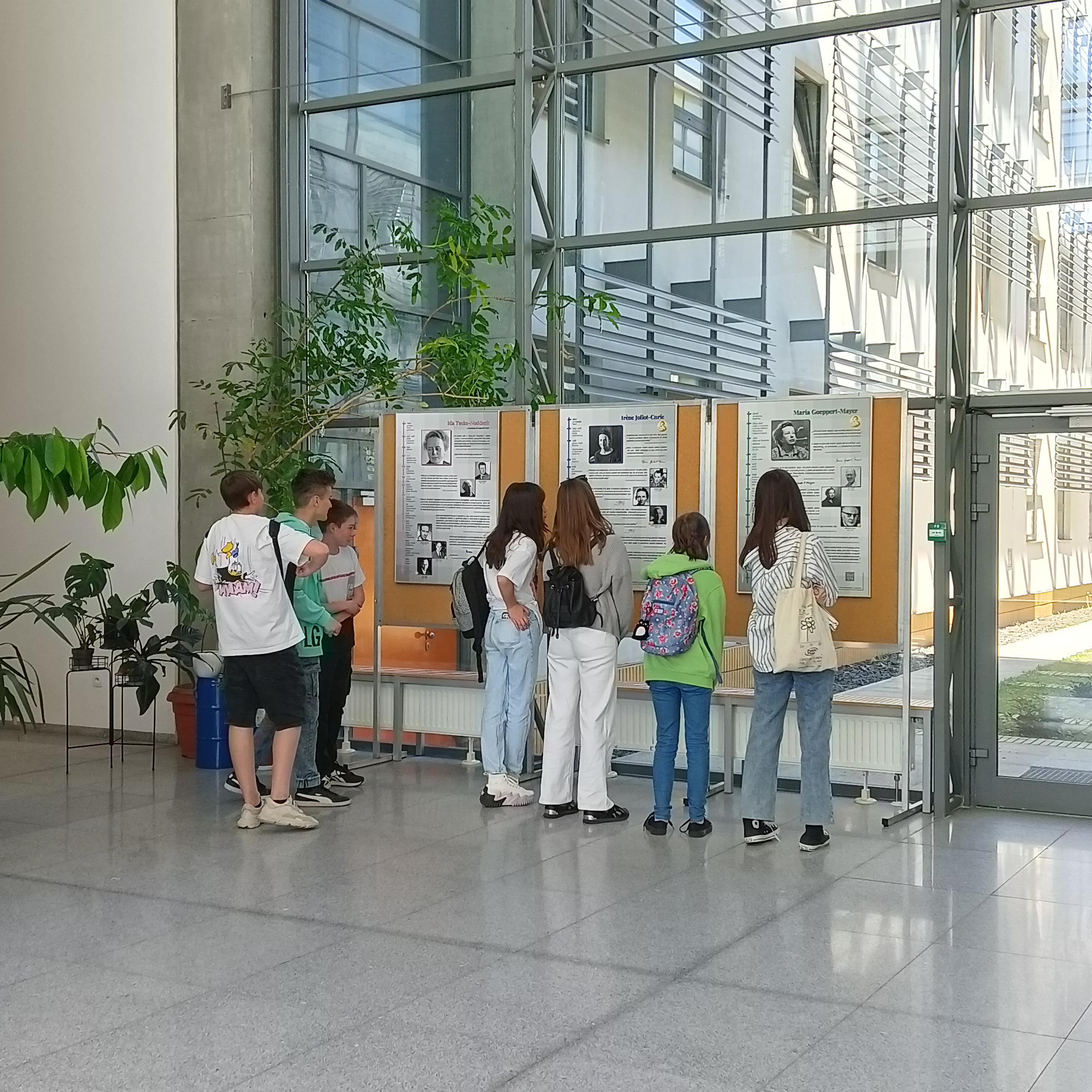 wystawa_Nobliści_UAM